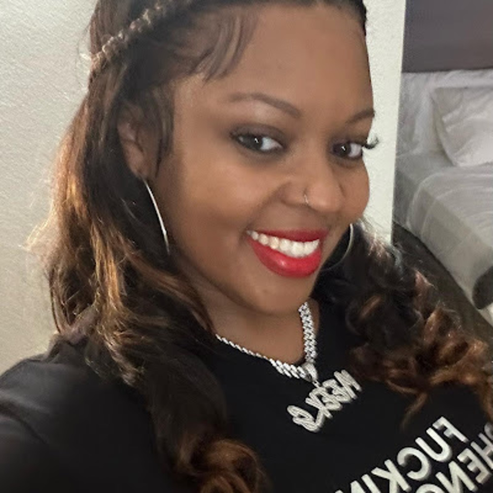 Meet your Posher, Shemeeka